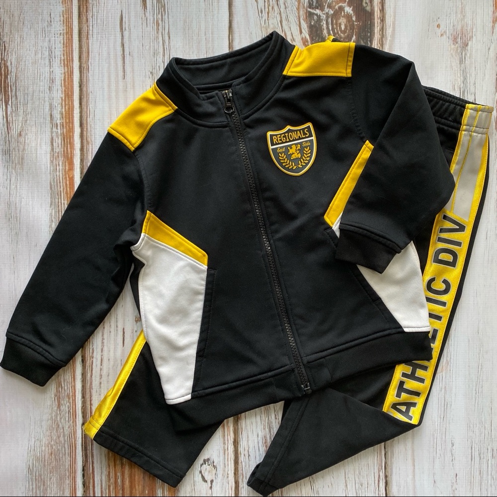 Old navy black and yellow track suit 3T